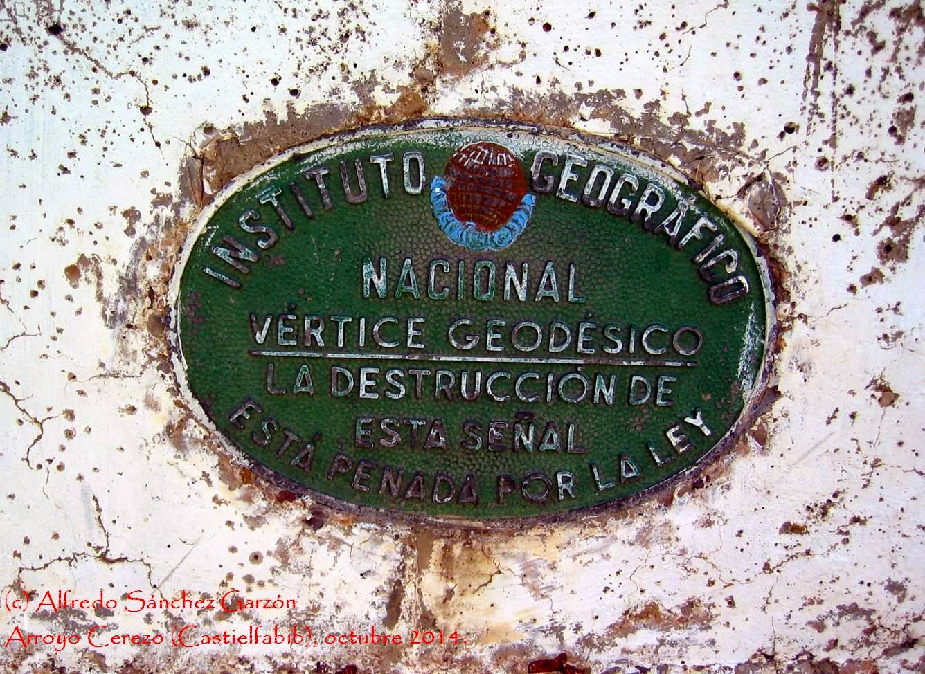 cruz-tres-reinos-vertice-geodesico-castielfabib cruz-tres-reinos-vertice-geodesico-castielfabib