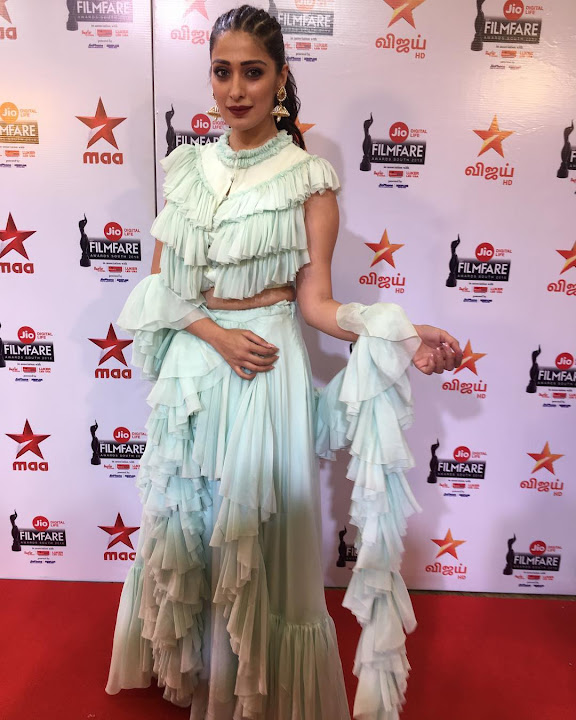 Actresses fashion at Jio Filmfare Awards 2018