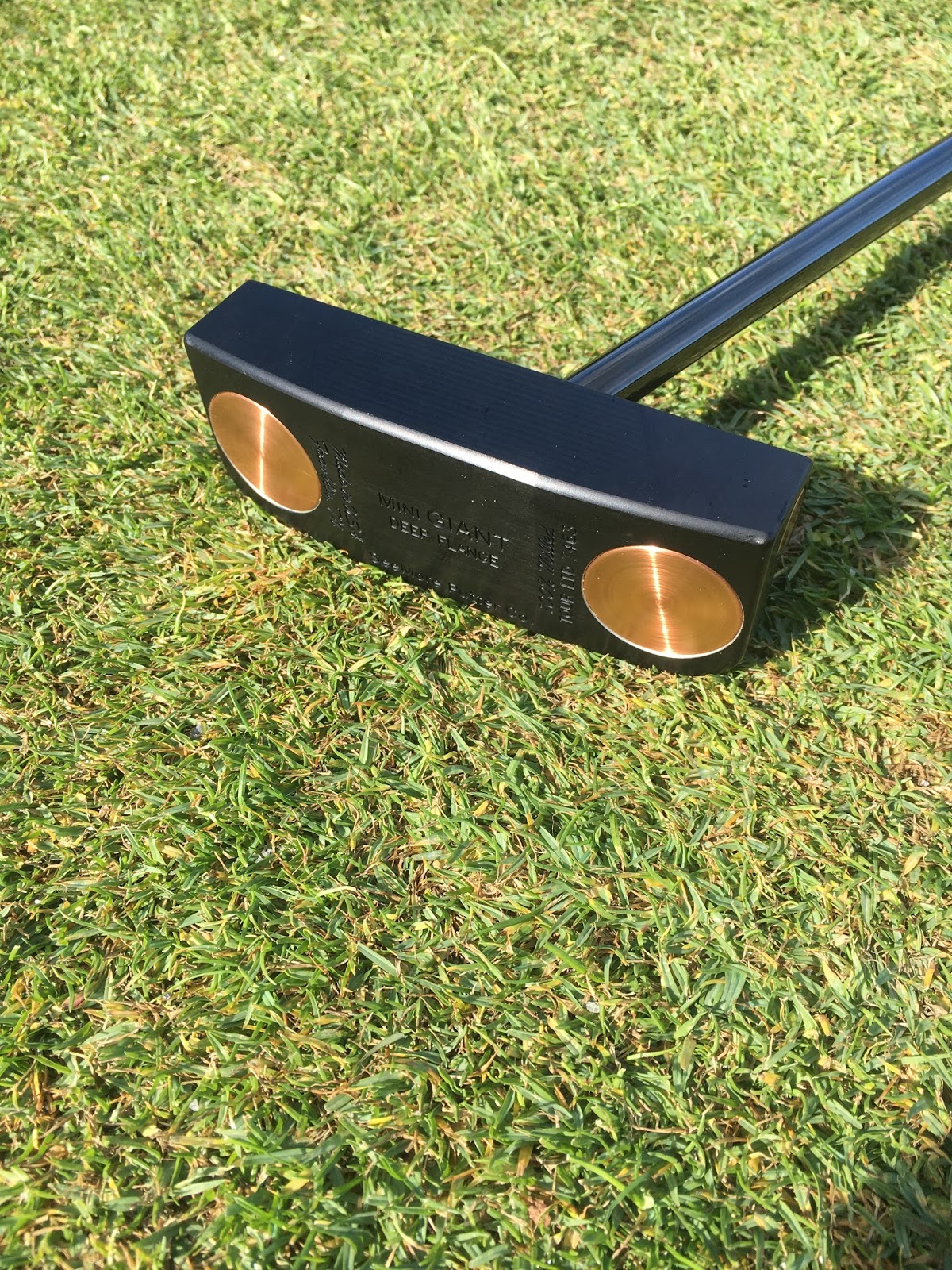 Putter Review SeeMore Mini GIANT Deep Flange Black Stealth Putter
