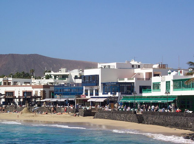 Beachfront hotels and bars