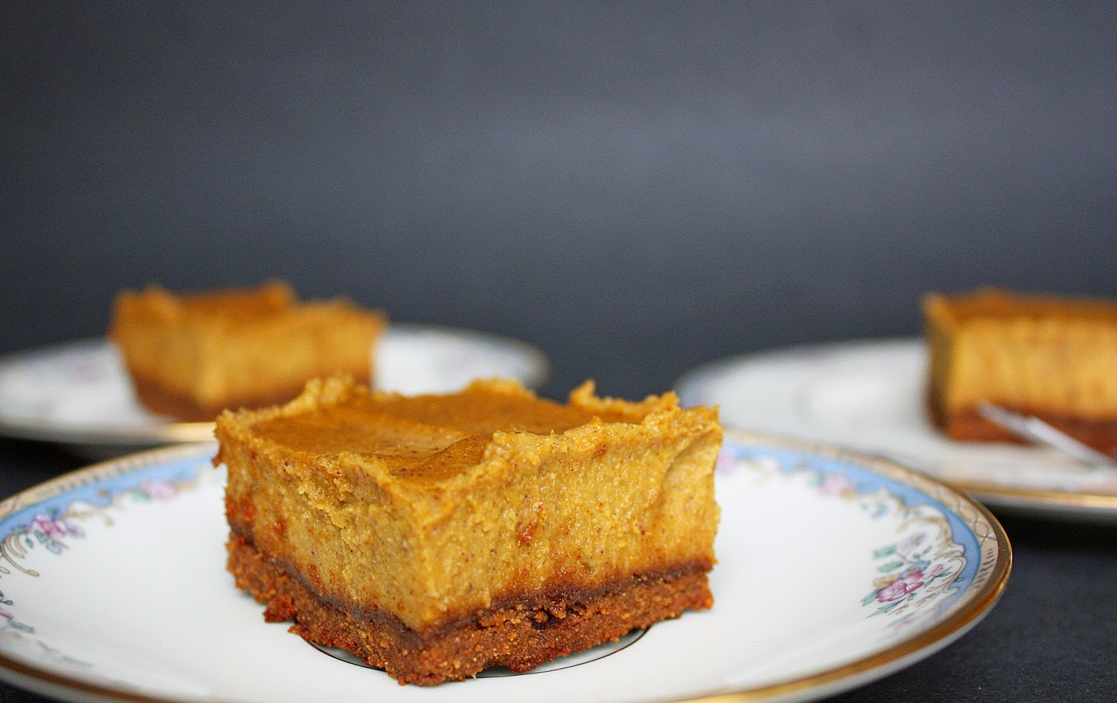 gluten-free vegan pumpkin pie cheesecake bars with gingerbread crust