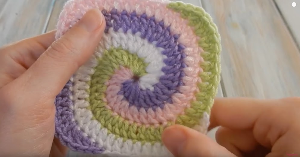 How to Crochet a Spiral Granny Square HANDY DIY