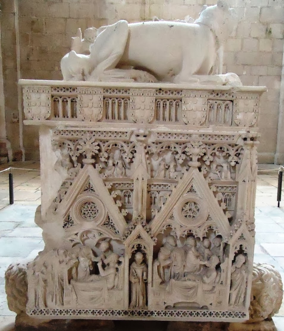 O baú da história Túmulo de