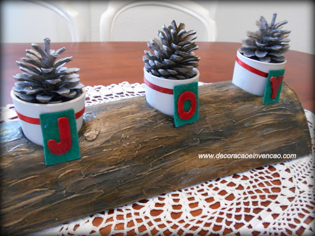 decoração de natal com pinhas