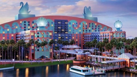 The award-winning Walt Disney World Swan and Dolphin Resort is a deluxe hotel and your gateway to Central Florida's illustrious theme parks and attractions.