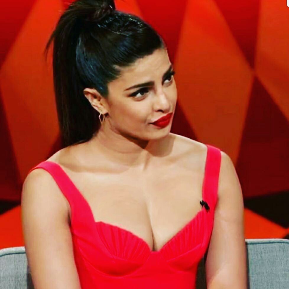 Priyanka chopra hot cleavage show