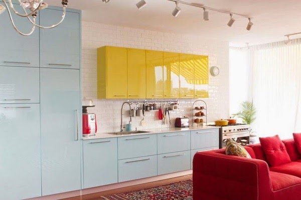 Tips for decorating with bold colors
