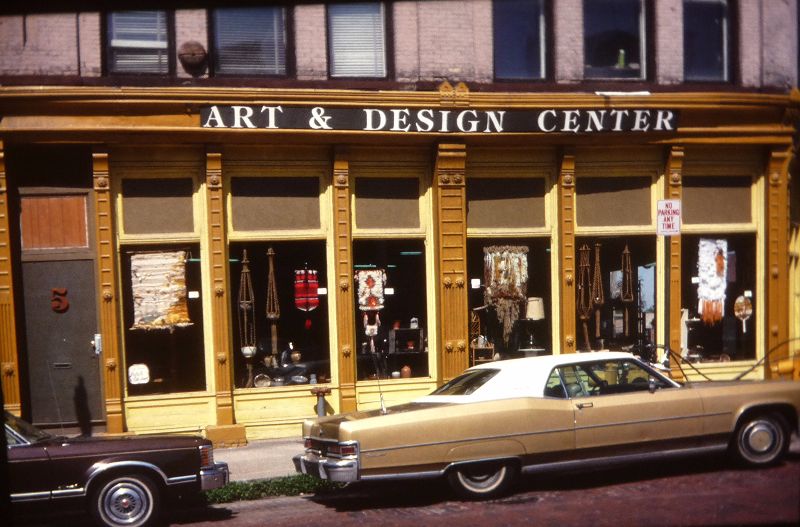 31 Fascinating Snapshots That Capture Street Scenes of Downtown Grand