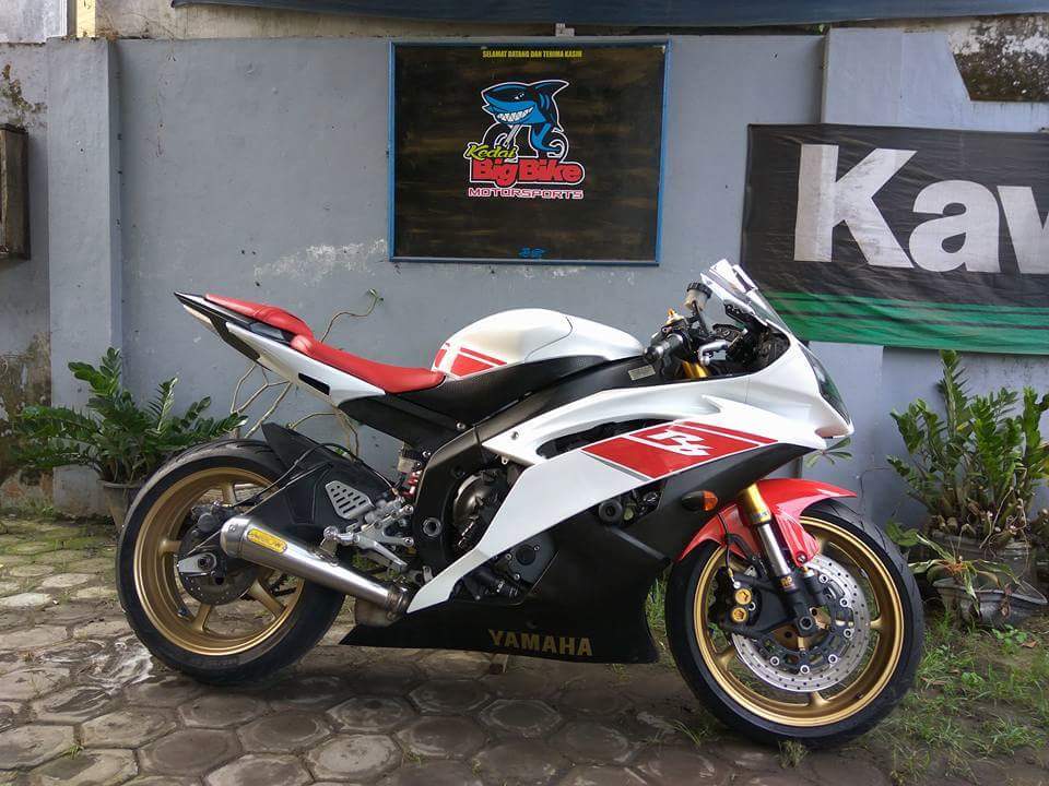 PUSAT MOGE  BEKAS  Jual Yamaha R6 Tahun 2010 LAPAK MOTOR 