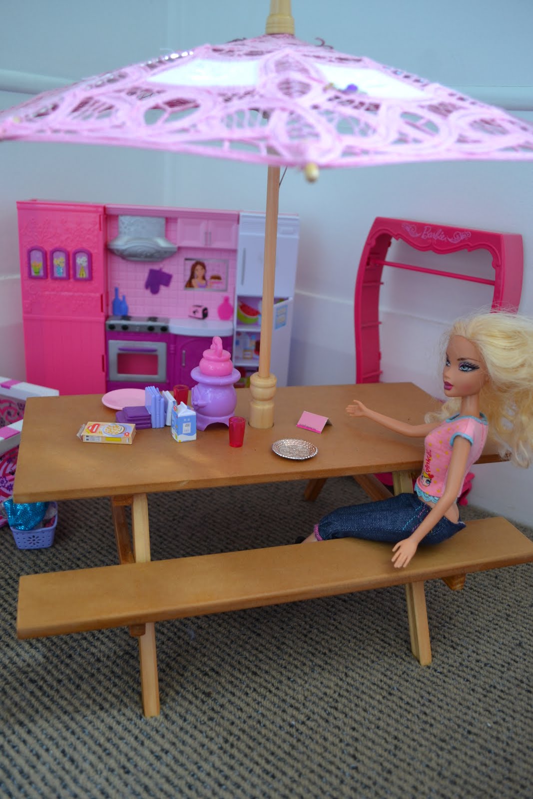 mimosakids Barbies Picnic Table