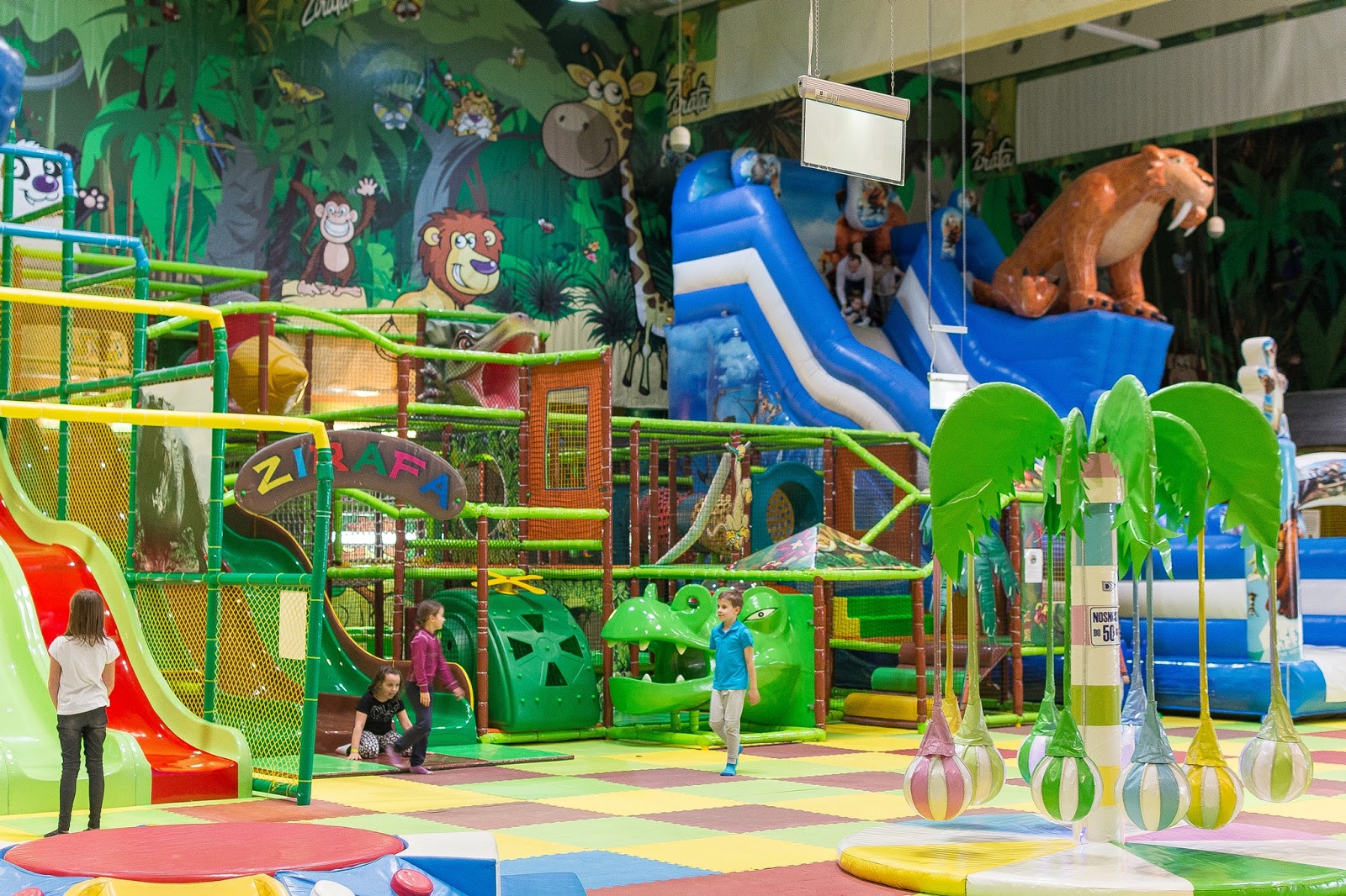 ŽIRAFA PARK OSTRAVA dziecięca atrakcja 20 min od polskiej granicy Na