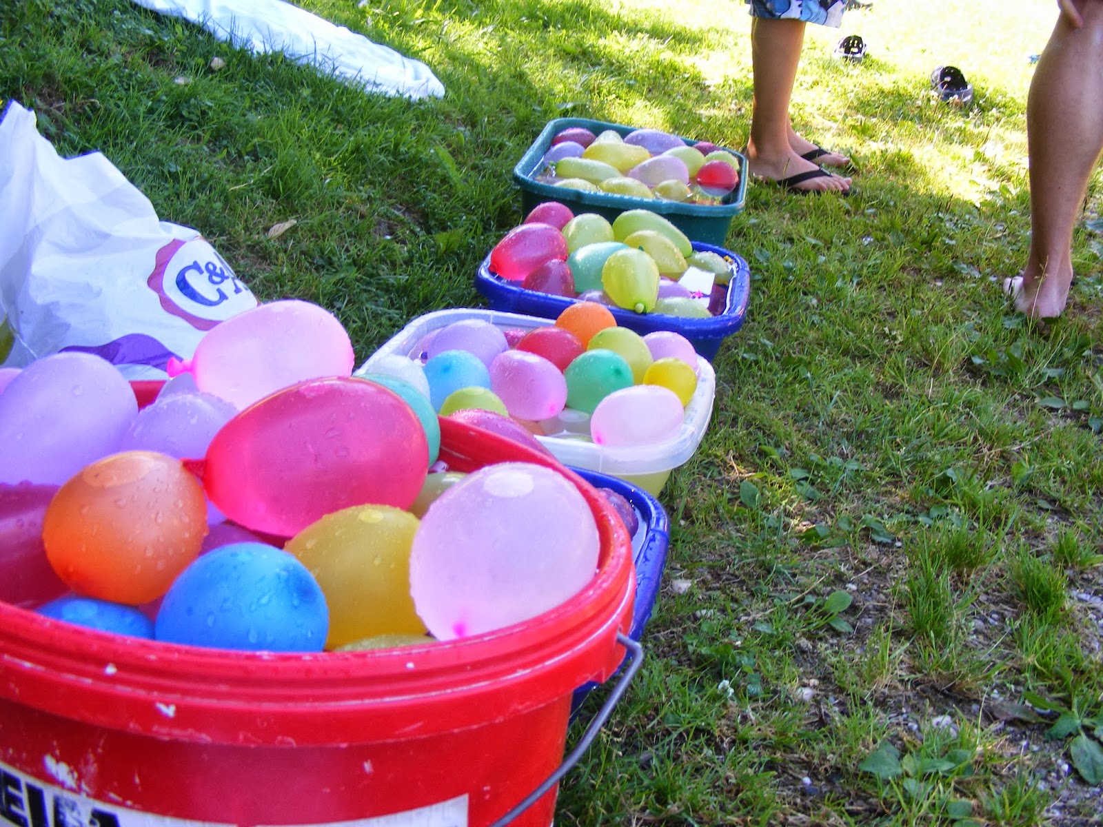 Wasserspiele Im Garten Mit Kindern / DIY Academy Wasserspiel im Garten