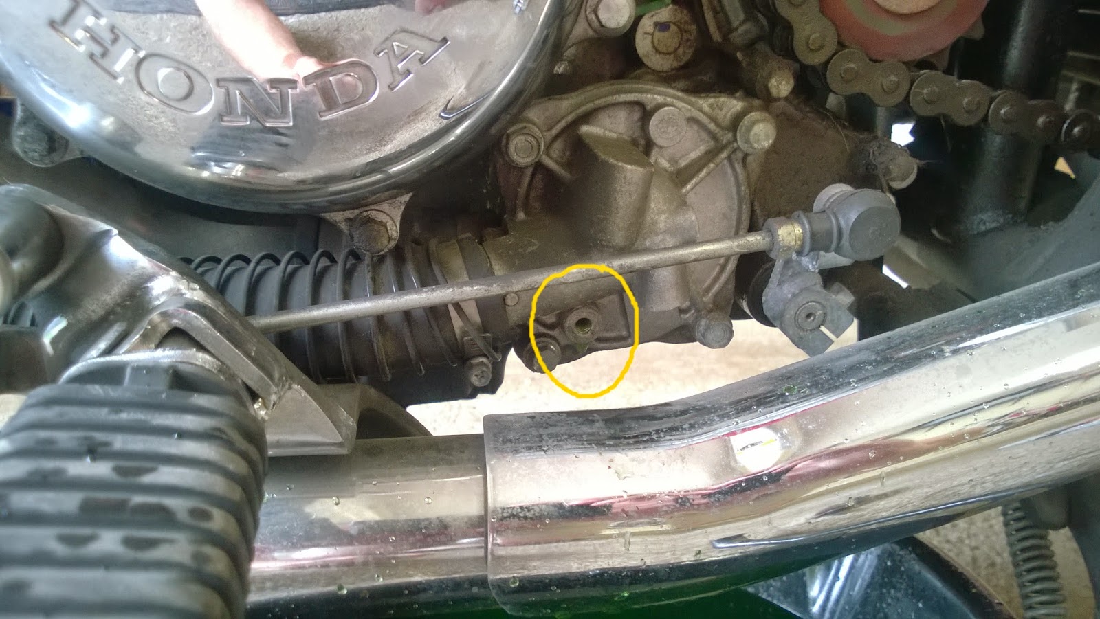 You're the Tech Boss! 19942003 Honda Magna VF750C Coolant Change