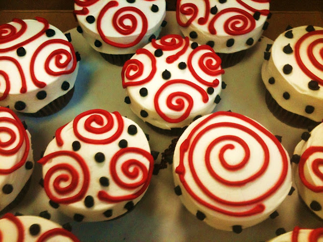 White_Birthday_Cupcakes