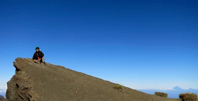 Plawangan Puncak 3000 meter Gunung Rinjani