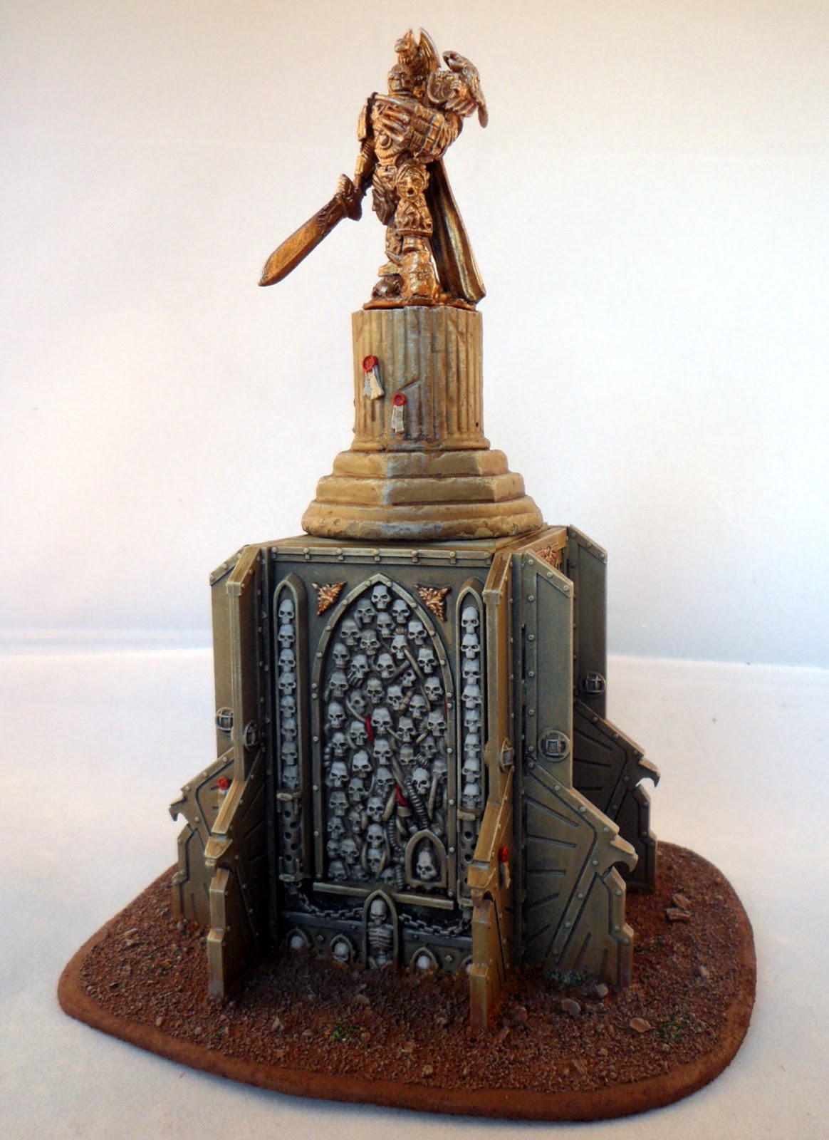 WeeMen Terrain and Scenery Statue of the Emperor (or suitable Hero)