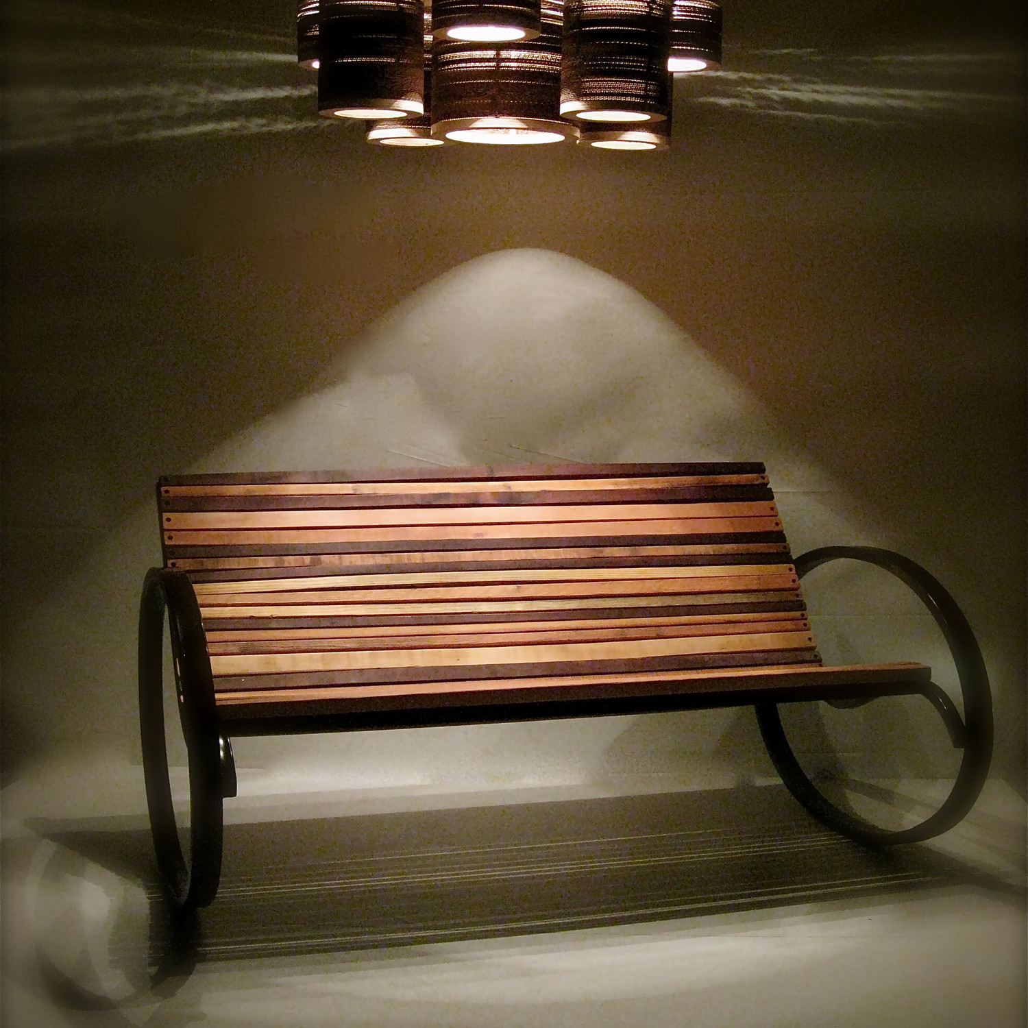 Dezign4u: Shiner International. Furniture That Rocks