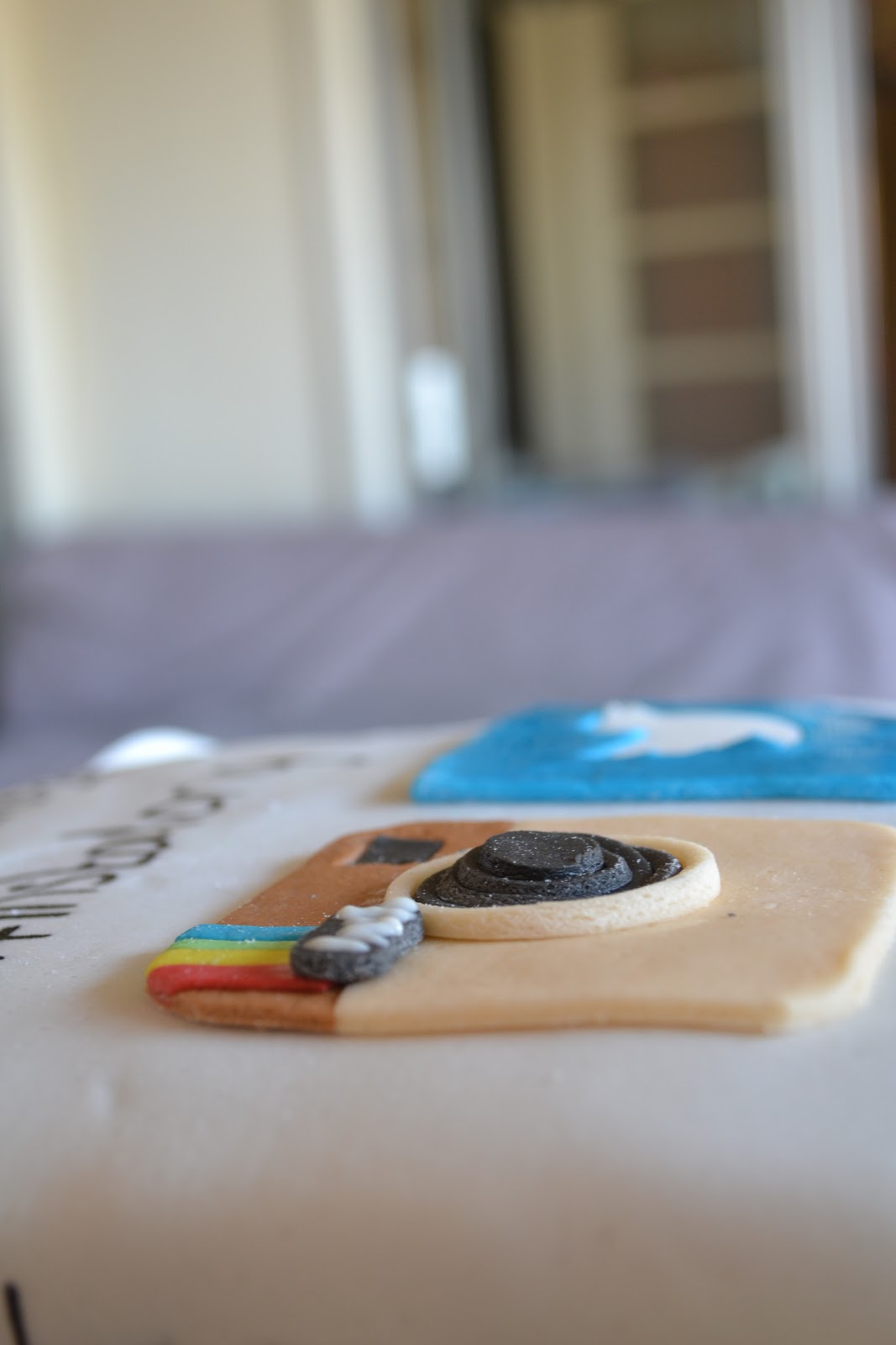 Deezert: Twitter, Instagram and Cake