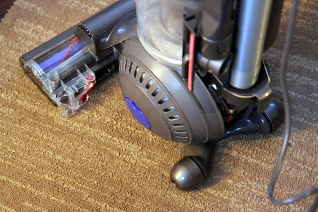 Review of the Dyson - Ball Animal Bagless Upright Vacuum