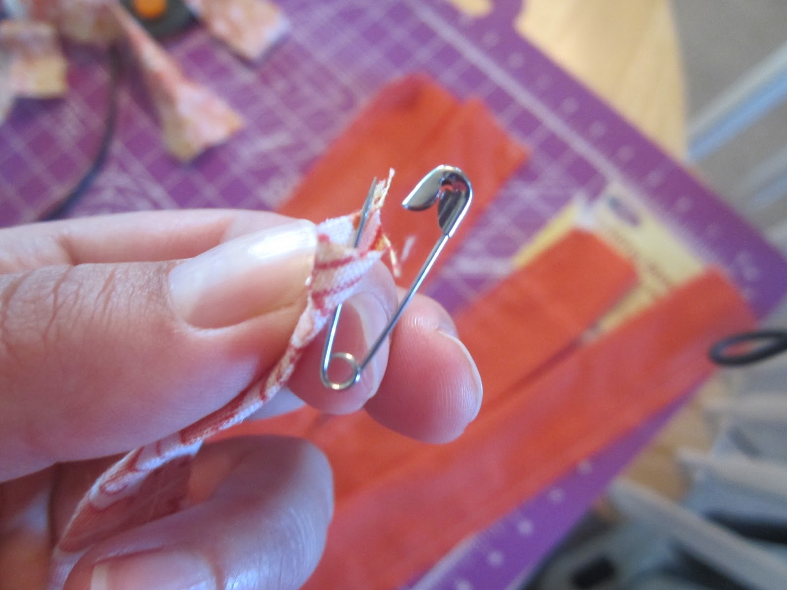 crafty couple Turn a Tube Right Side Out/ Sewing tips