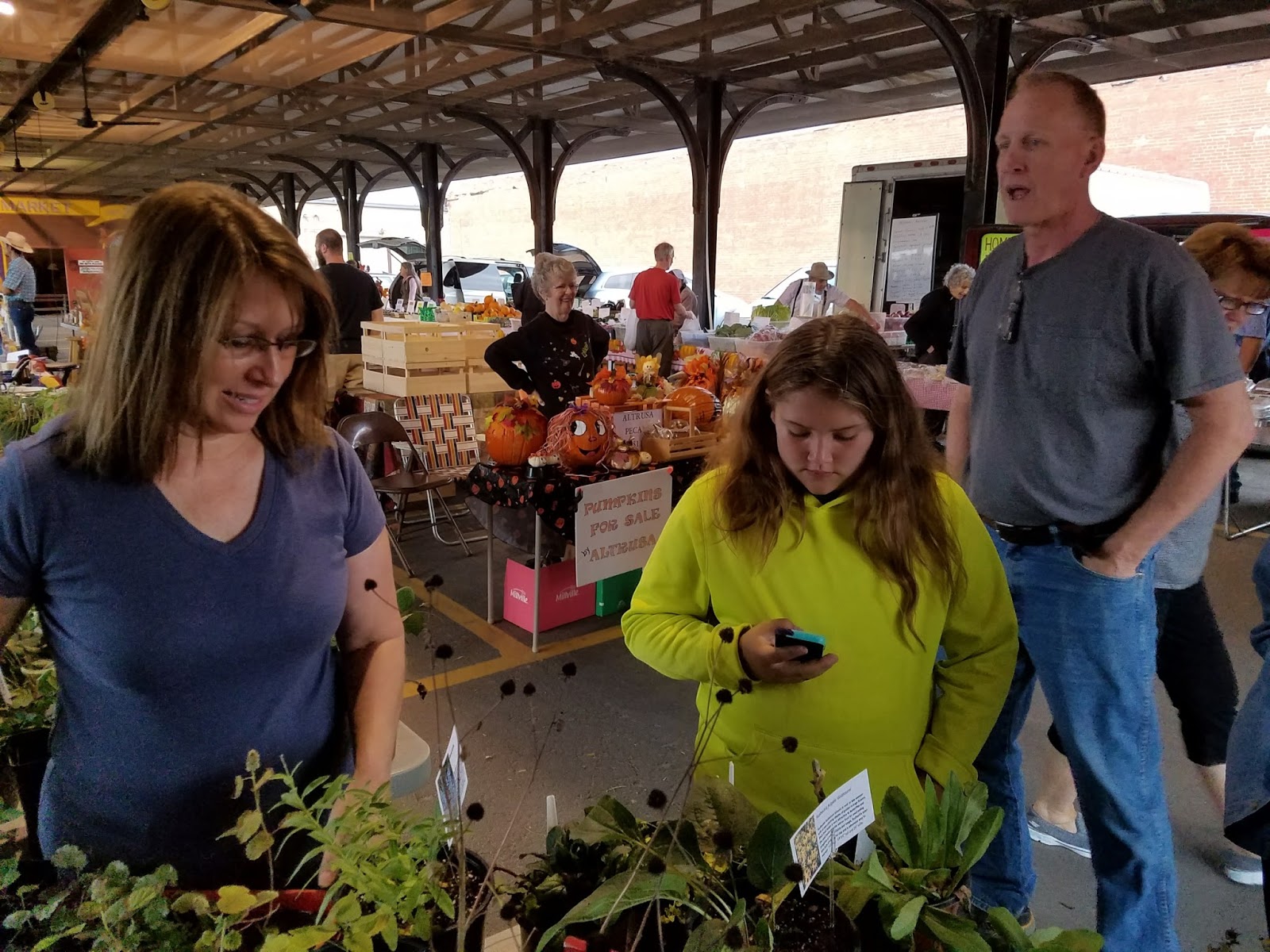 Master Gardeners Host Annual Plant Swap