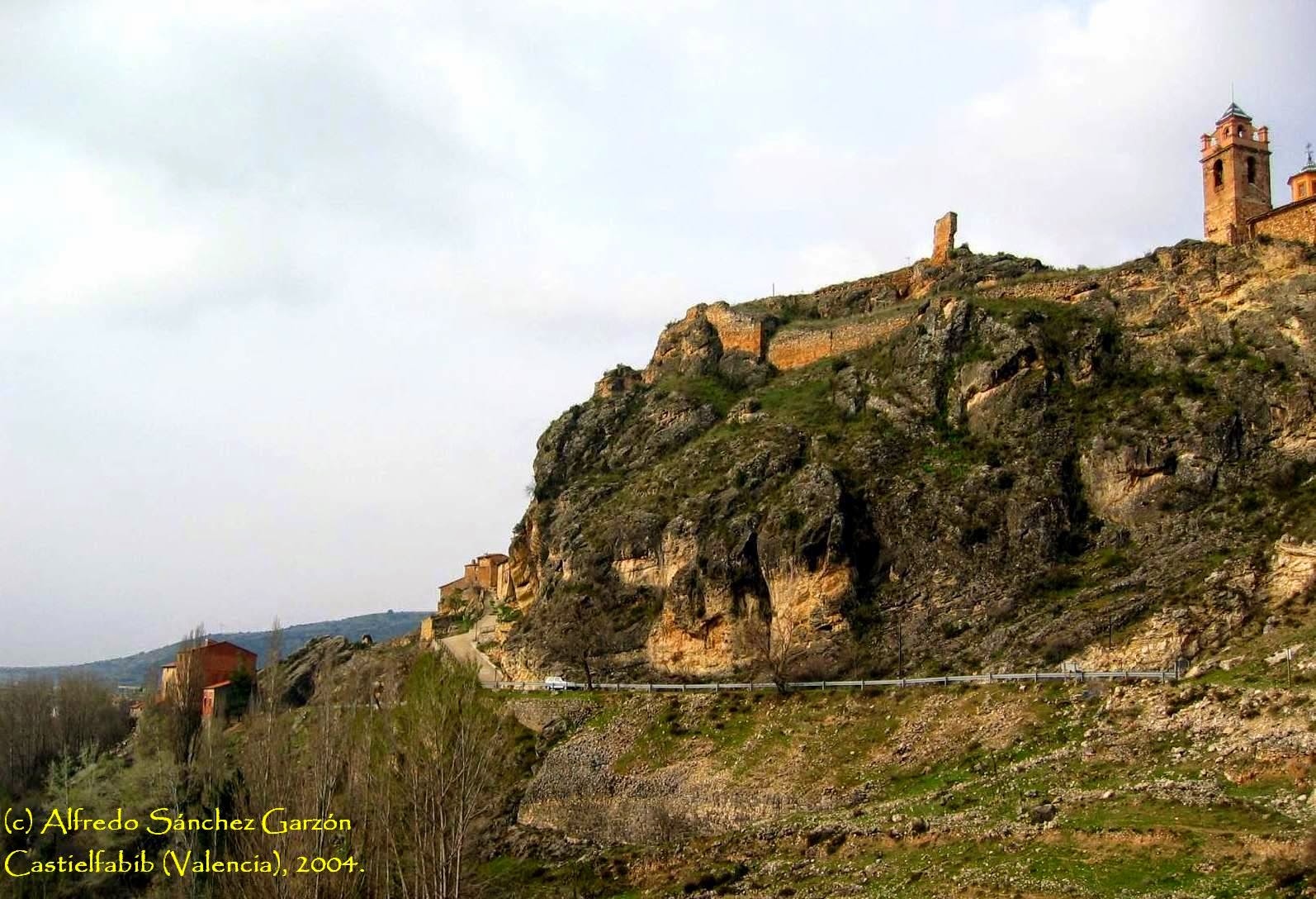 castielfabib-murallas-castillo