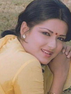 Moushumi Chatterjee age, family photos, movies, daughter, marriage, songs, husband, son, teeth, hot, husband, movies list, wiki, biography