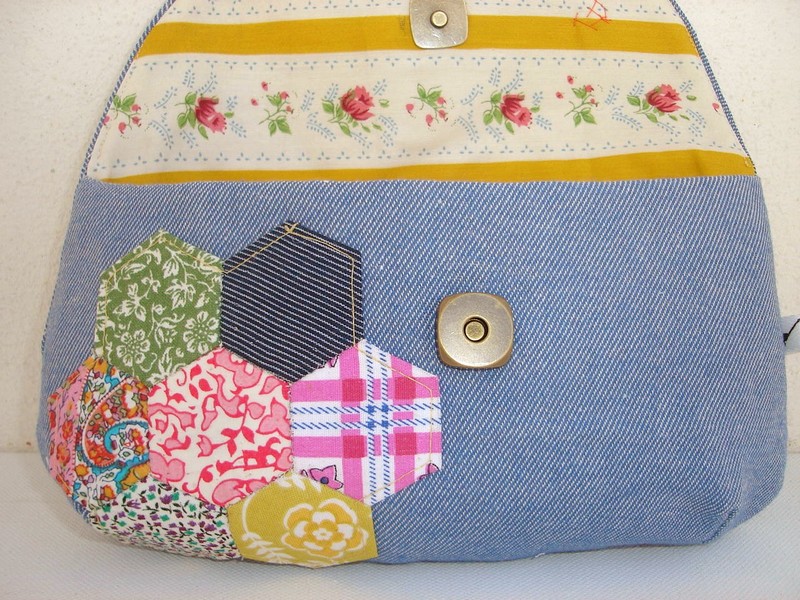 A PegaRabuda Bolsa portuguesa / Portuguese Clutch