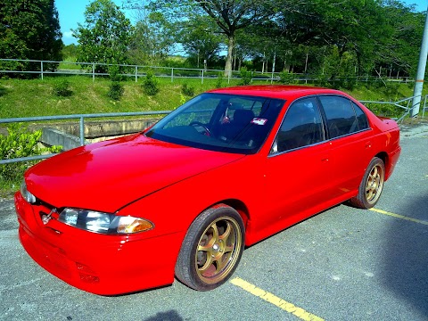 Cat Kereta Warna Pink - Ia tak hentinya merilis karya kolabroasi selama elama enam bulan terakhir.