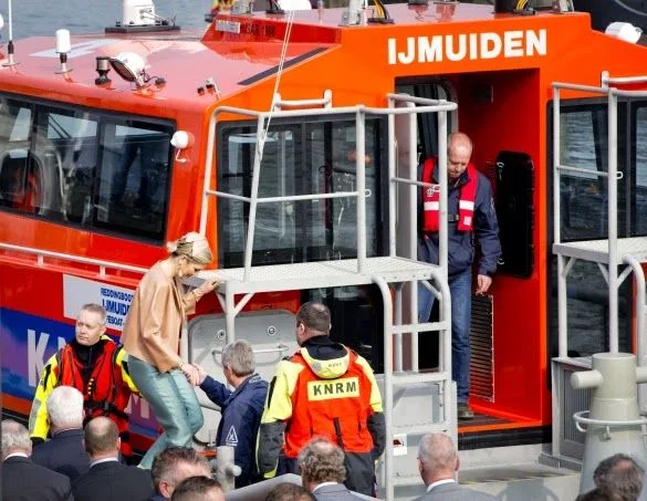 Queen Máxima conducted the baptism of the Nh1816, a new type of lifeboat of the Royal Dutch Rescue Organisation