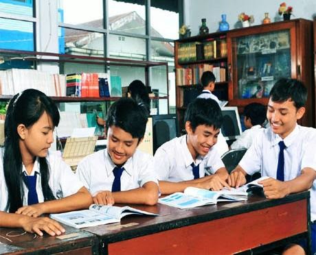 Pendidikan yang diselenggarakan oleh pemerintah dibiayai dengan pajak