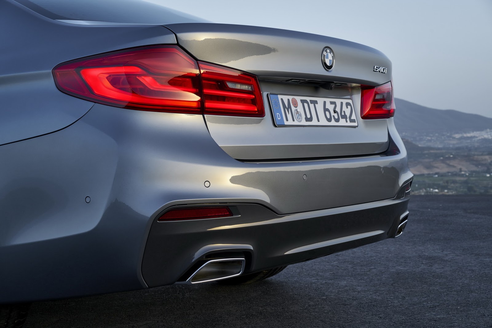 2017-BMW-5-Series-8.jpg