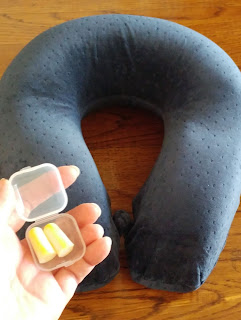 The Roving Reviewer Yuedge Deluxe Memory Foam Travel Neck Pillow