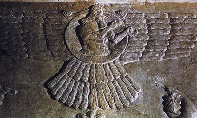 Бог Ашшур, рельеф, IX век до нашей эры