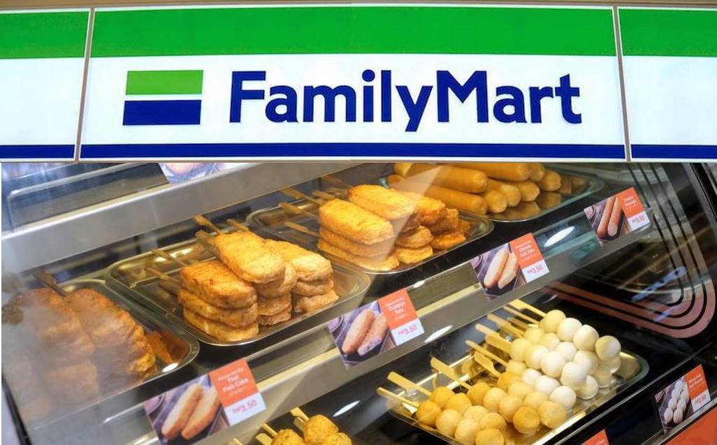 Family mart. Family Mart магазин. Family Mart Japan. Family Mart Thailand. Family Mart фото.