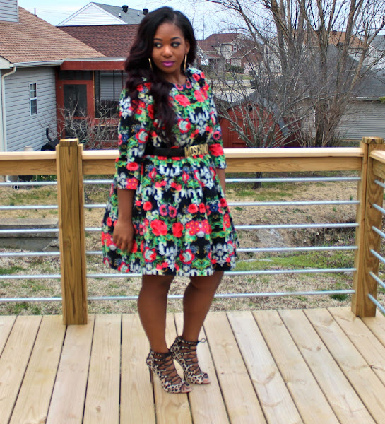 PocketsandBows: What was old is now Chic! | Tapestry Print Dress