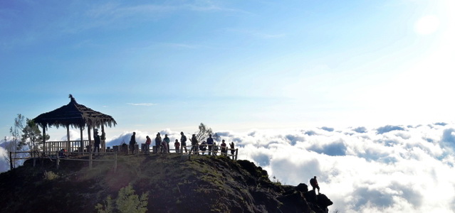 Wisatang Bukit Sikunirng