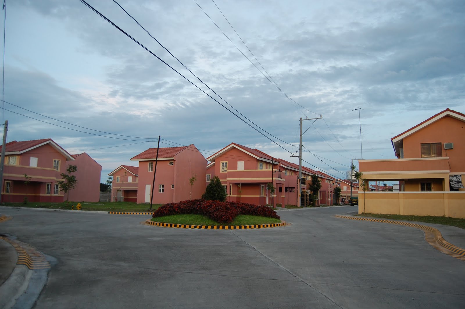 Working Moms and More... Camella Homes Cerritos Trails