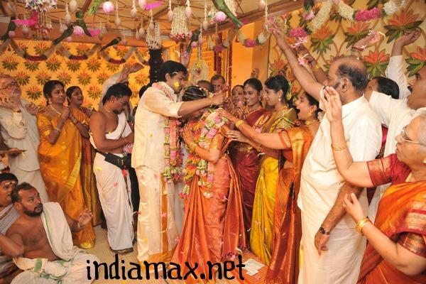 Shakthi Vasudevan Marriage Photos Actor Smrithi Wedding Album Home wiki shakthivel vasu aka shakthi vasudevan. shakthi vasudevan marriage photos actor