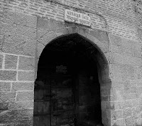The Gate had served primarily maids. It obtained its second name after Narayanrao Peshwa's corpse was removed from the fort for cremation through this gate.