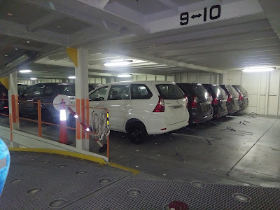 parkir mobil dalam kapal roro