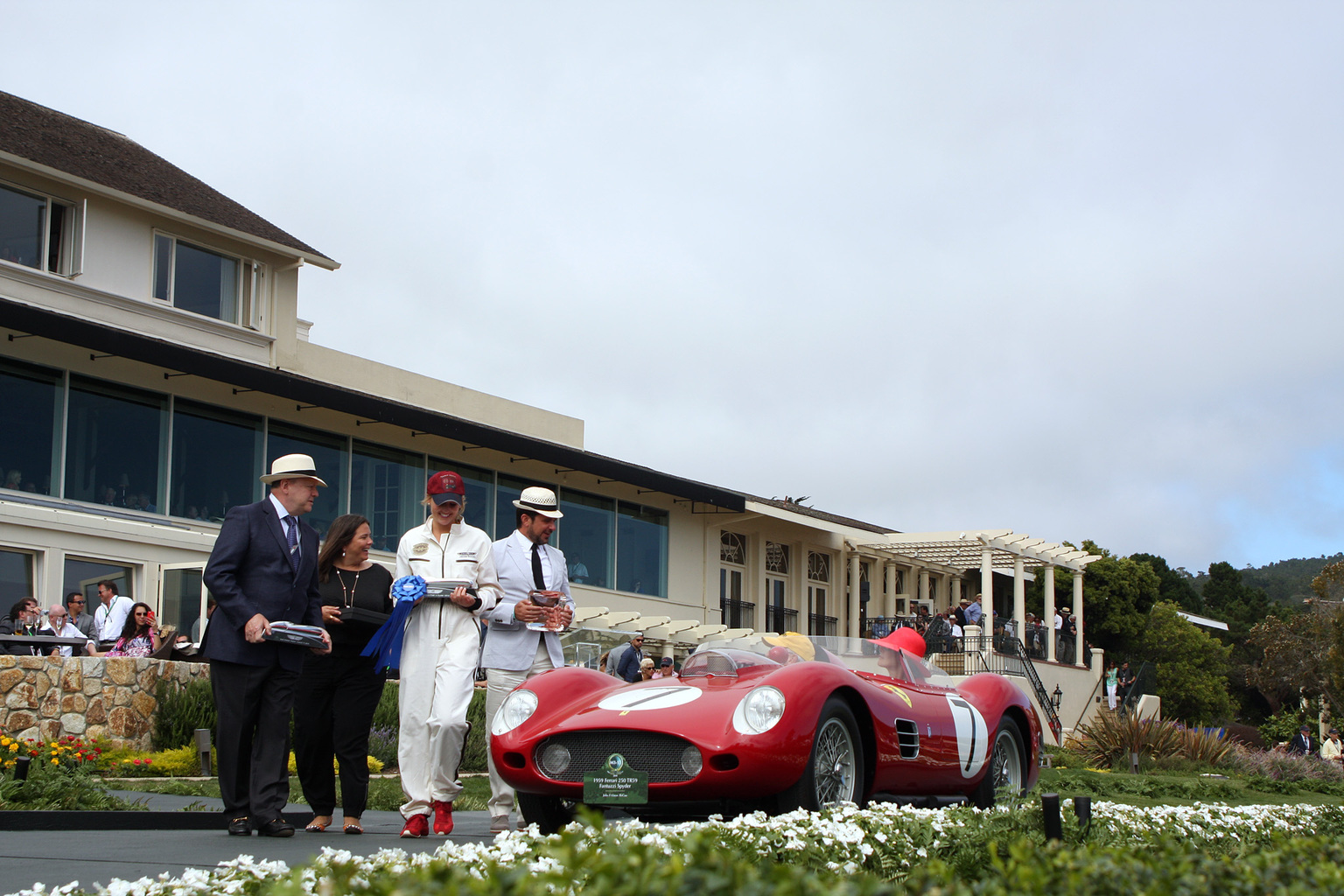 loveisspeed.......: Monterey's car week ended with a post-war car