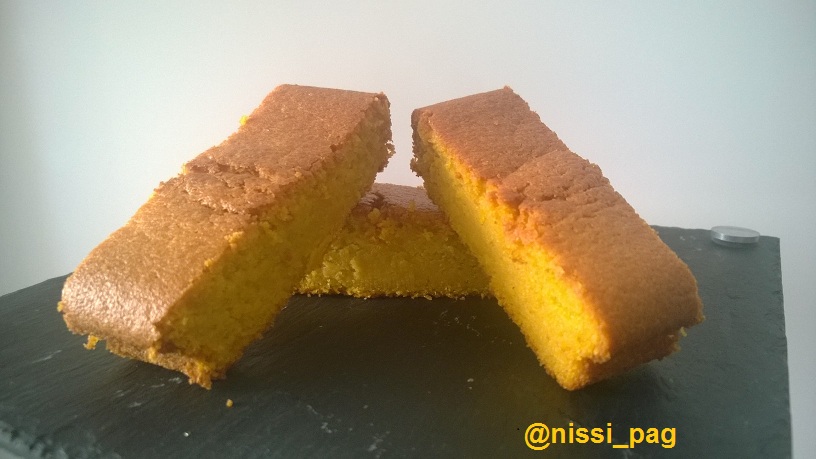 Una ración de nuestro pastel de zanahoria