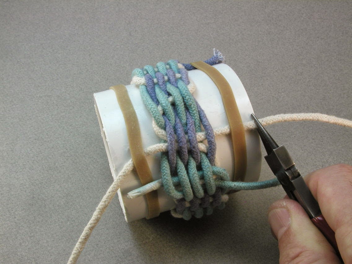 Knots and fiber bracelets Making a basket weave rope bracelet Part 4