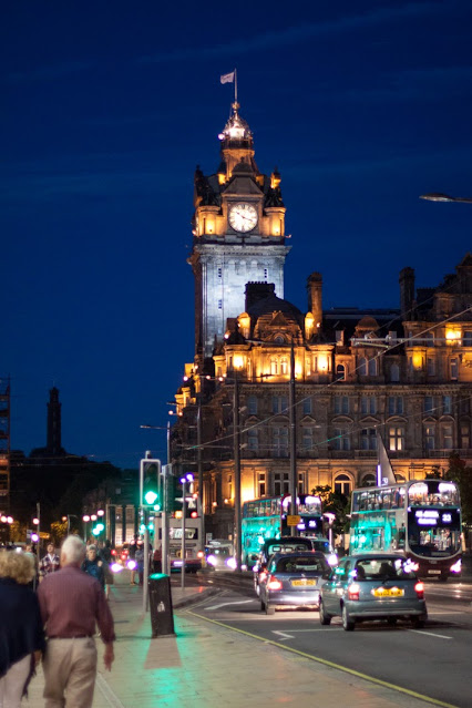 Edimburgo di sera