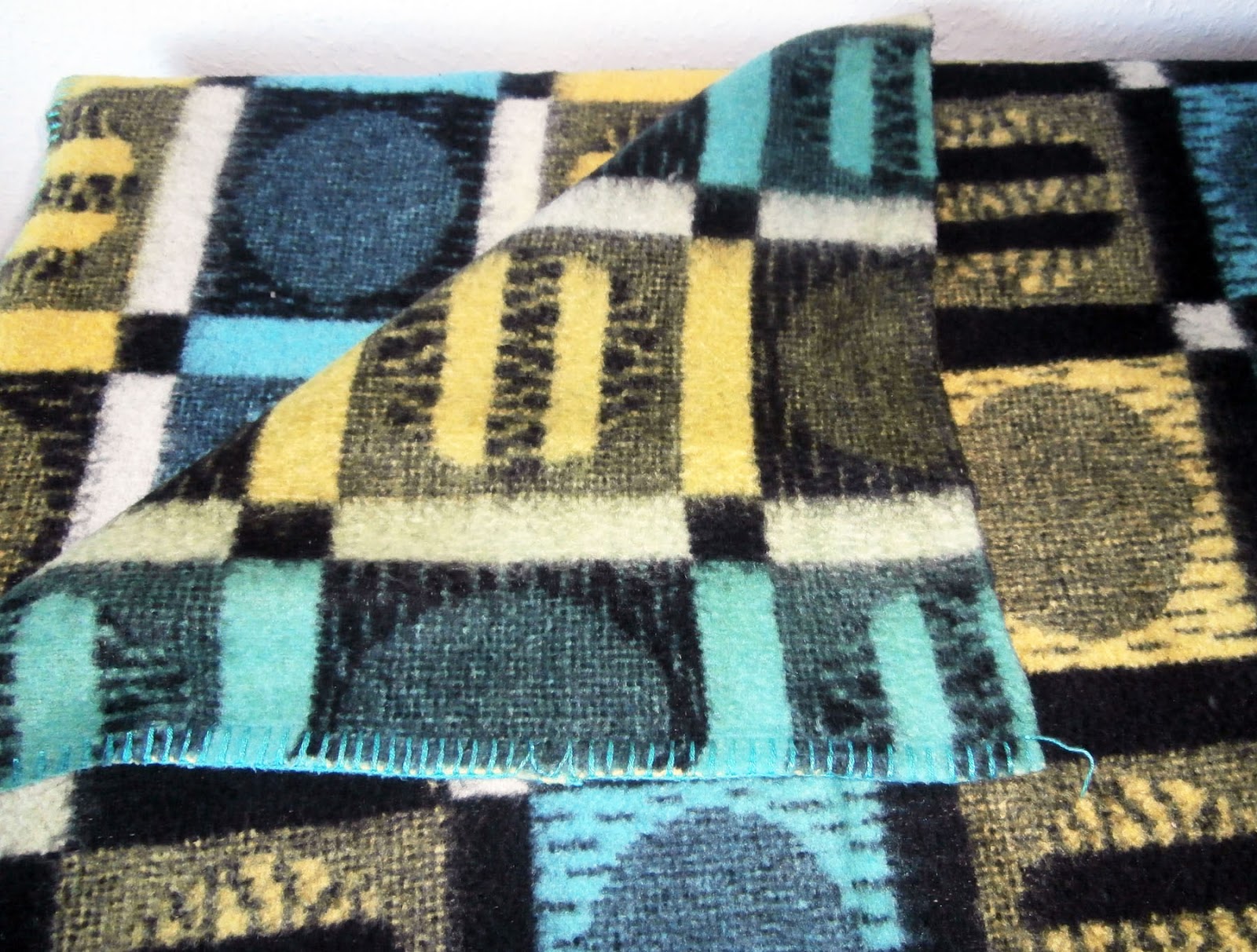 Vintage Retro Blankets Museum Blankets from the '50s, '60s and '70s