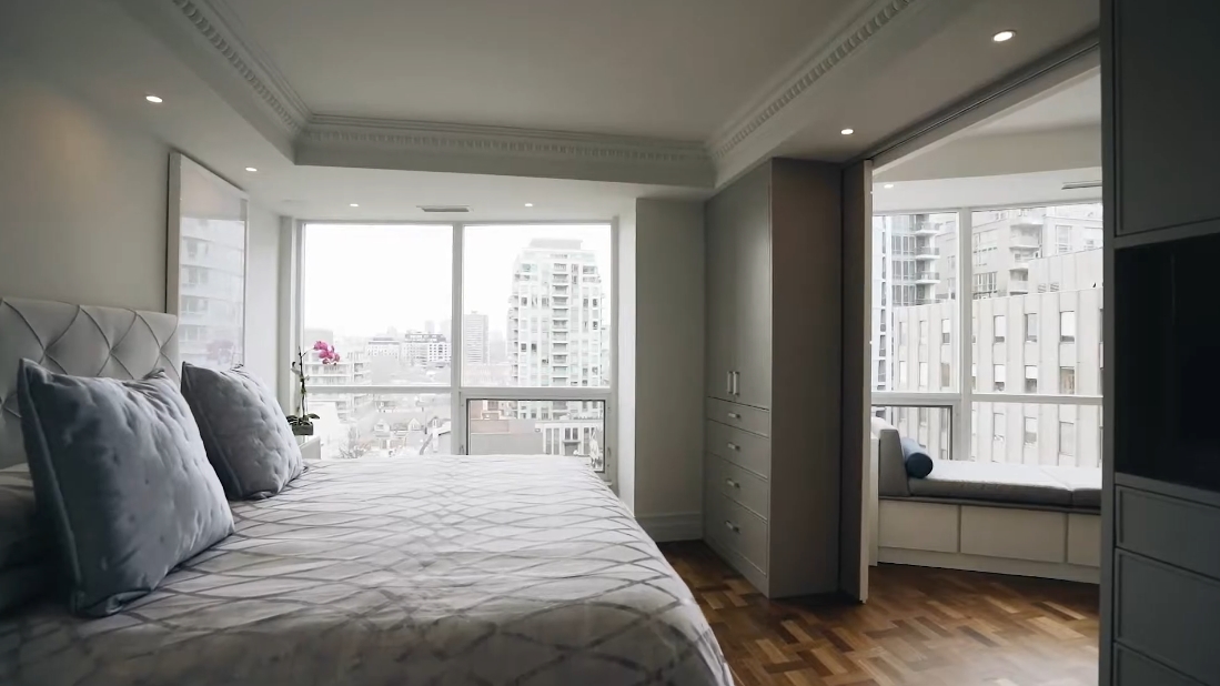 38 Interior Design Photos vs. 10 Bellair St #807, Toronto Luxury Condo Tour