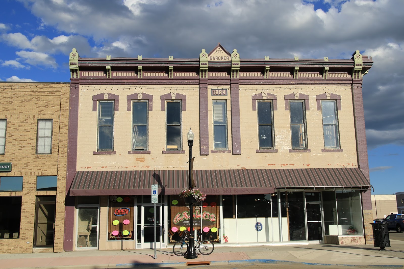 Travels with Twinkles Fort Pierre and Pierre, South Dakota