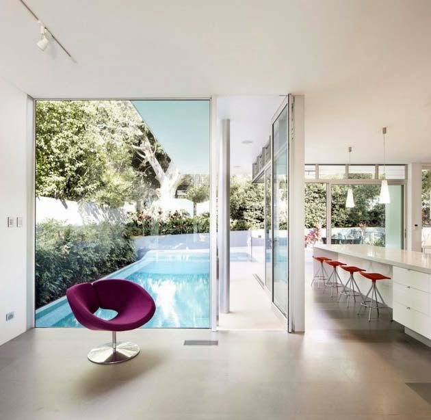Rumah Modern Dengan Tangga Luar Spiral - Desain Rumah 888