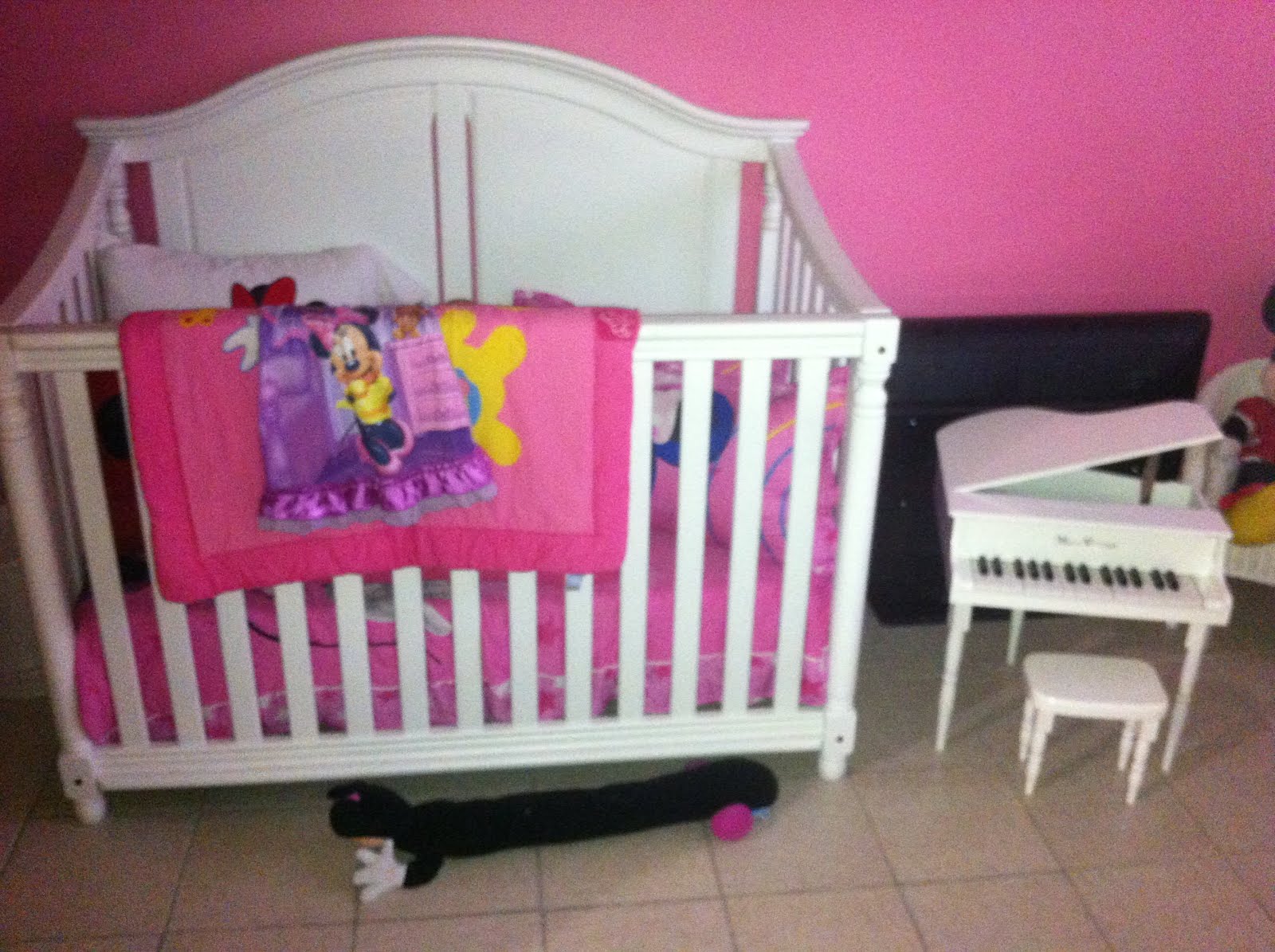 MUEBLES EN VENTA POR MOTIVO DE VIAJE CUNA PARA BEBE IMPORTADA RD13,000.